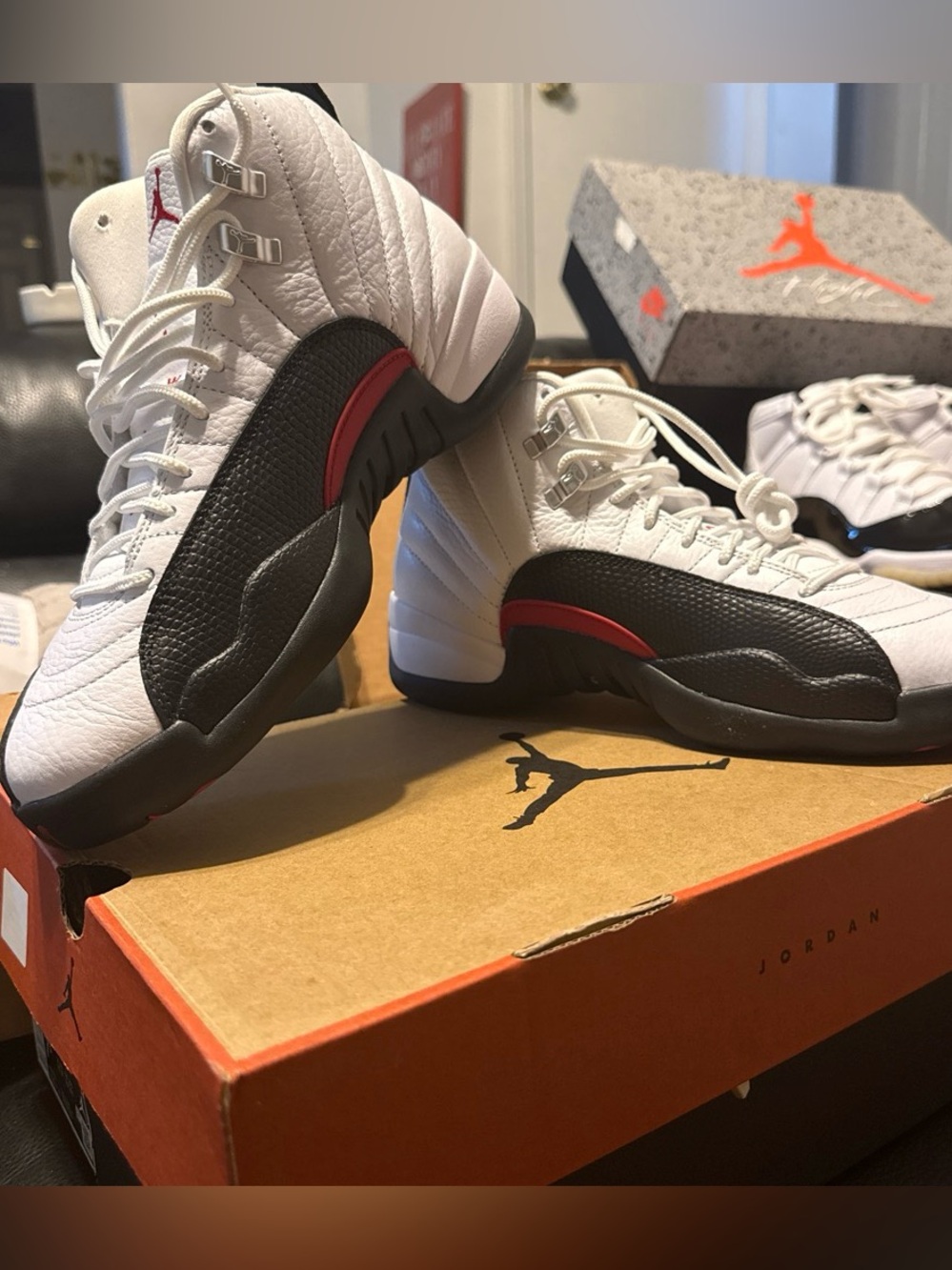 Jordan White Black Red Retro Basketball Sneakers - Classic Jumpman Styling